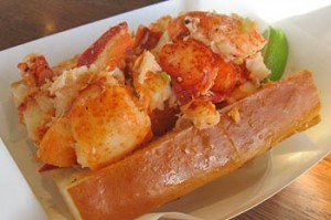 sam'schowdermobile lobster roll